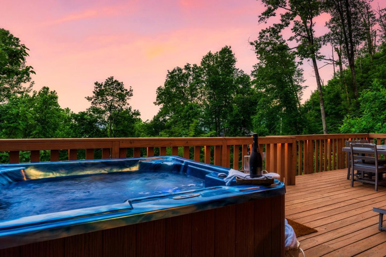 Mountainside - New Luxury Cabin-Fire Table-Hot Tub-3 Pools-Ps5-Bears Gatlinburg Zewnętrze zdjęcie